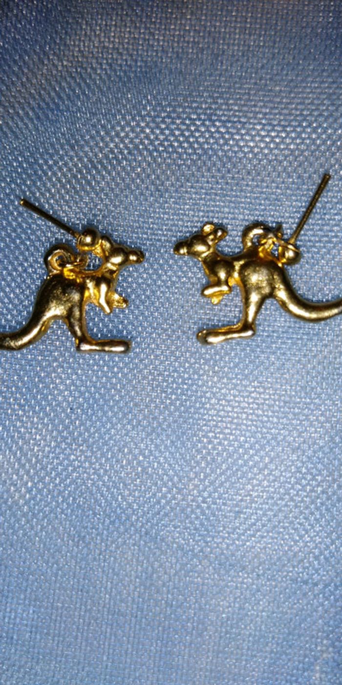 Boucles d oreille dorée kangourou