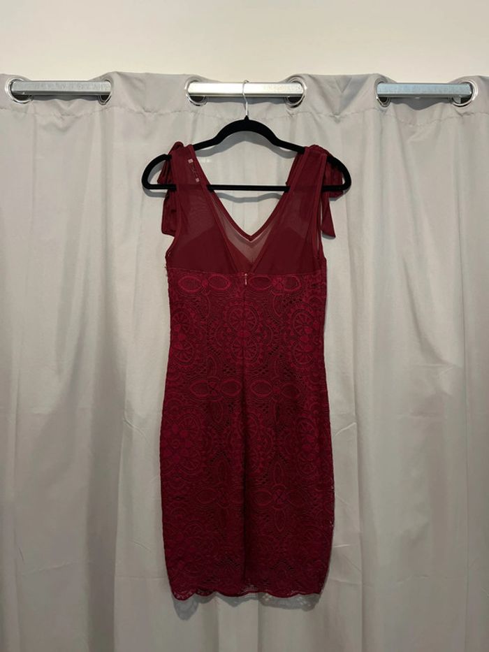 Robe dentelle bordeaux - photo numéro 3