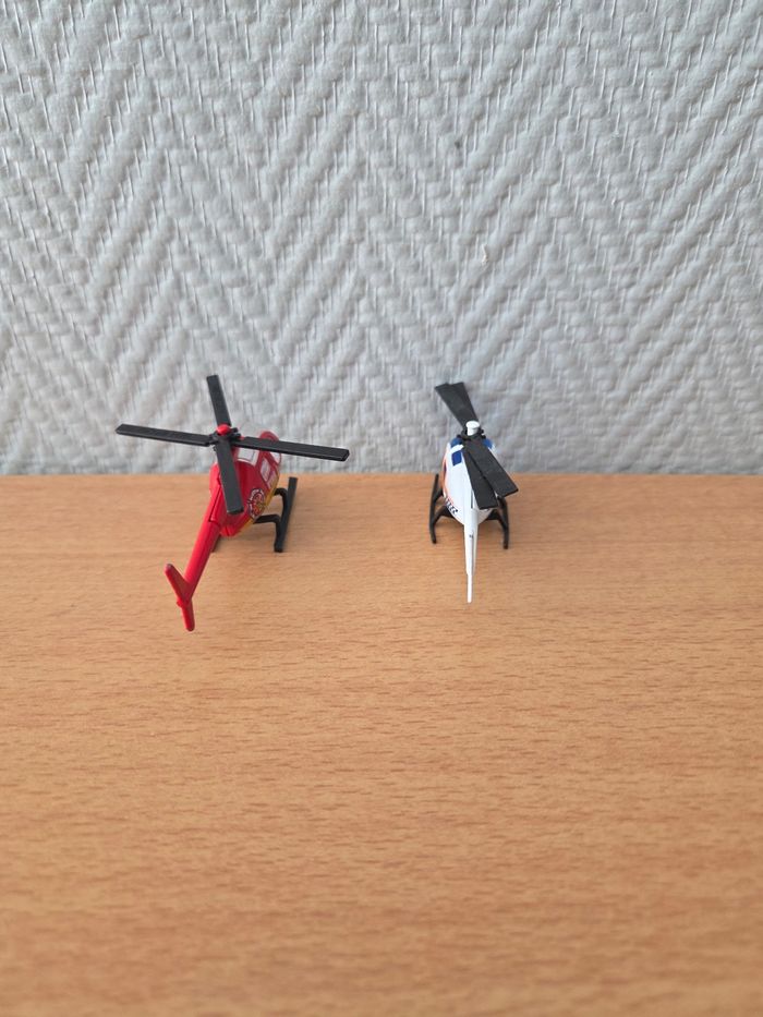 Lot de 2 hélicoptères - Jouets miniatures - photo numéro 3
