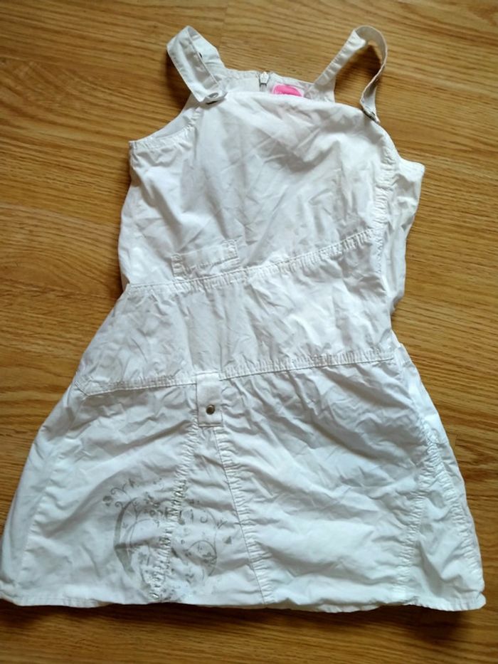 Robe salopette blanche. Kitiwatt.
Taille 3 ans - photo numéro 2