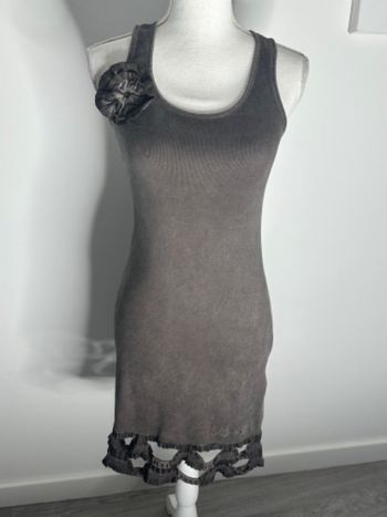Robe marron grise fleur et volants ajourés T1 36 S