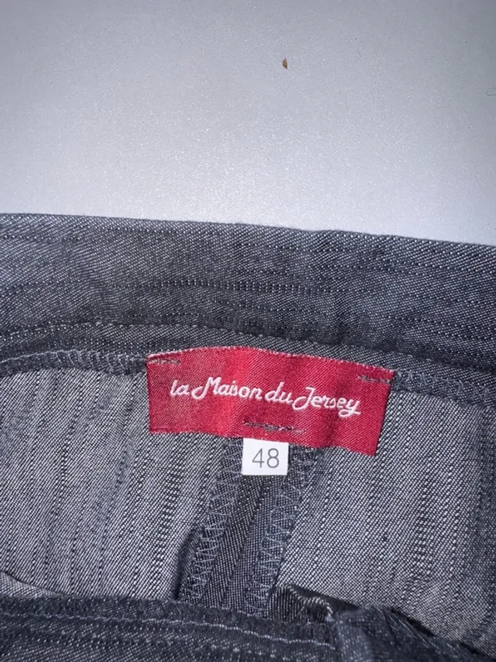 Pantacourt couleur jean foncé taille 48 marque La Maison Du Jersey - photo numéro 3
