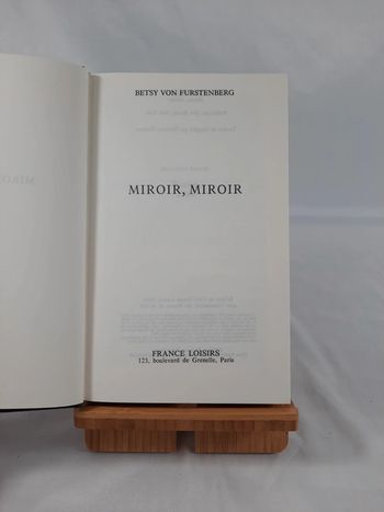 Betsy Von Furstenberg, Miroir, Miroir, C3