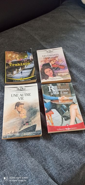 4 livres collection nous deux