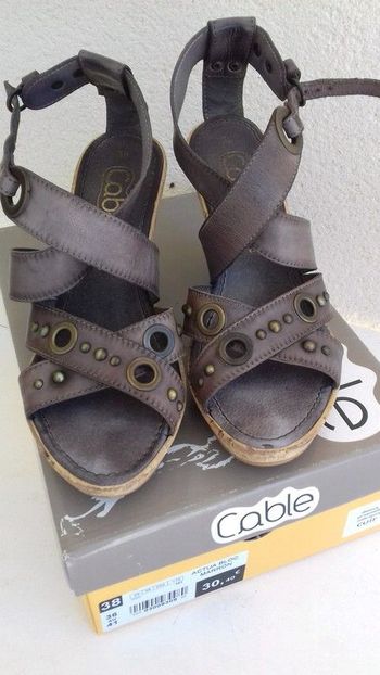 Chaussures à brides