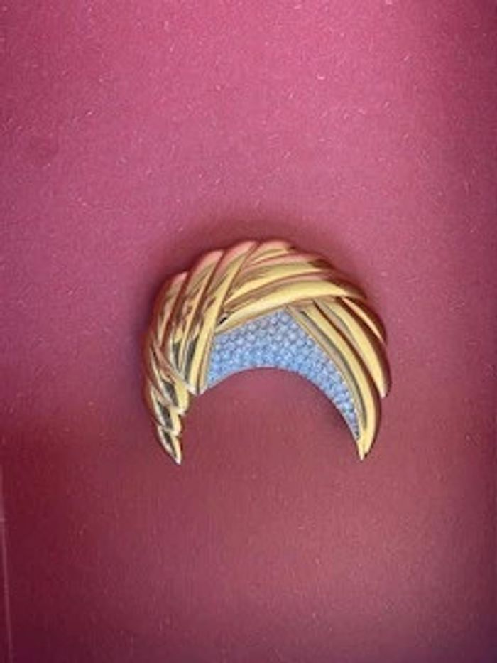Broche vintage lune en métal doré et strass argenté - photo numéro 5