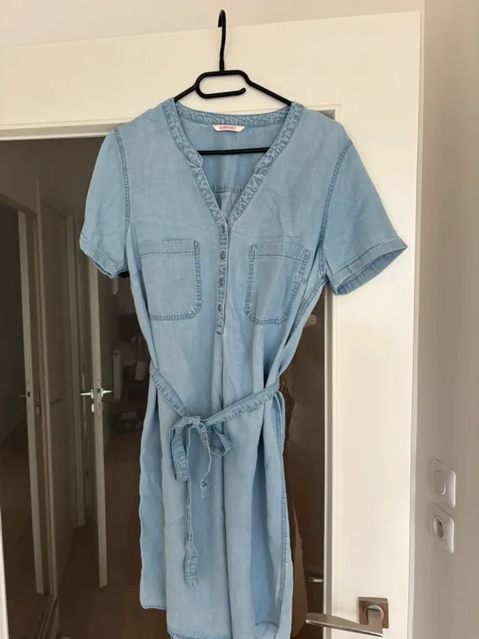 Robe bleue camaïeu