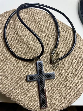 Collier croix acier + son cordon
