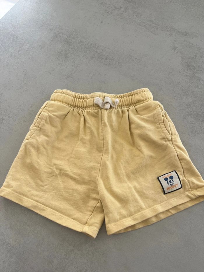 Short jaune Mickey
