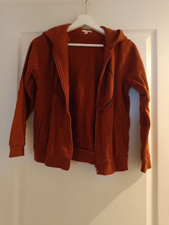 Gilet veste sweat avec capuche