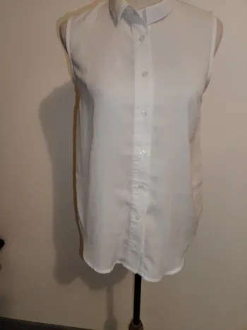 Chemise sans manches taille S