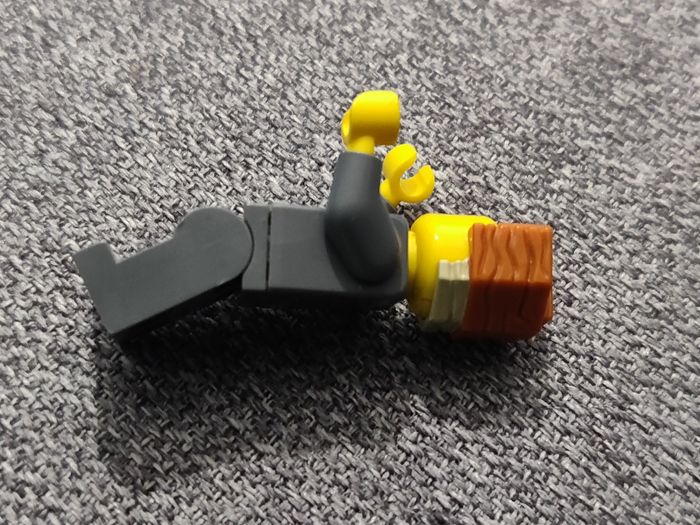Minifig Lego President Business - Lego Movie - Vrai Lego - tête en partie effacée - photo numéro 6