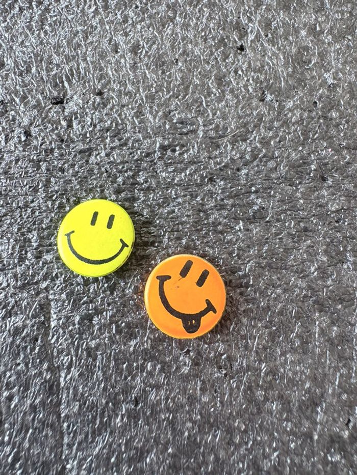 Lot pin’s emoji