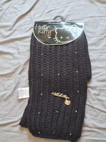 Echarpe noire hello kitty