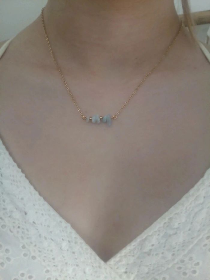 Collier en pierres aigue-marine