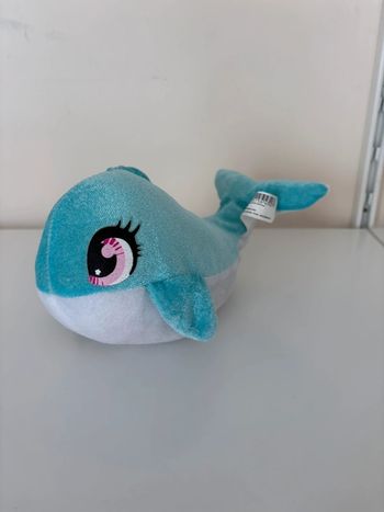 Dauphin en peluche