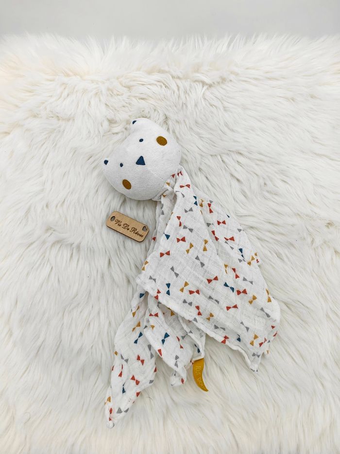 Doudou plat carré lange Ours chat renard Blanc noeuds triangles Tape à L'œil