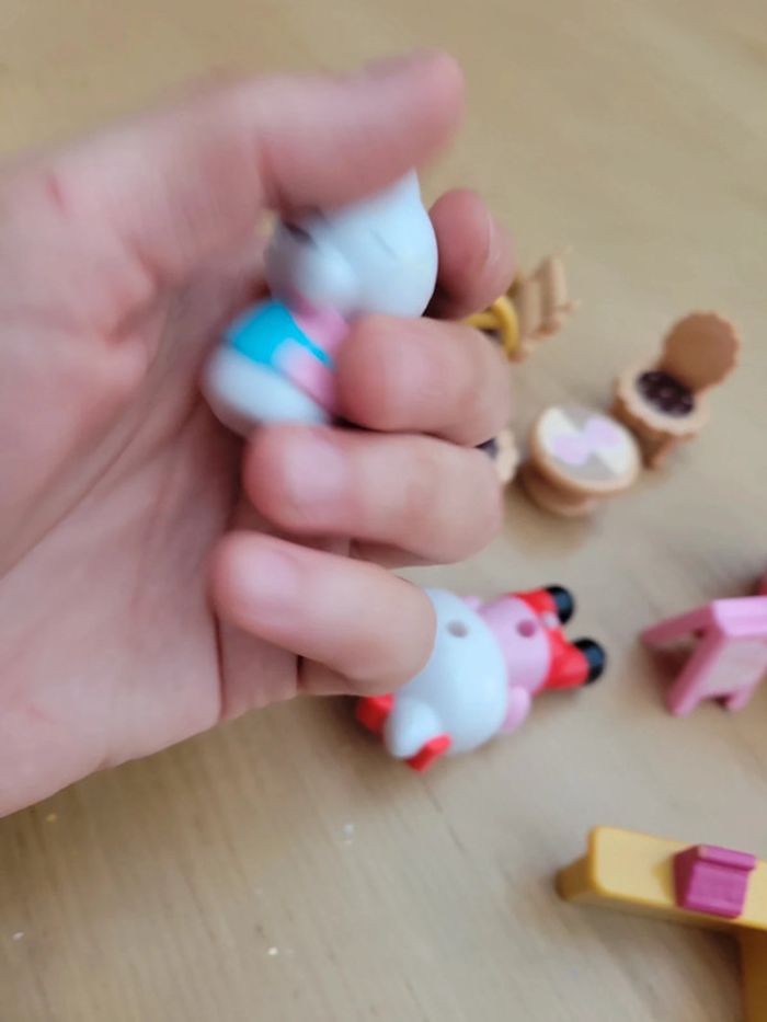 Gros lot hello kitty ribbon café terrasse personnage dont 1 articulé glacière boisson - photo numéro 10