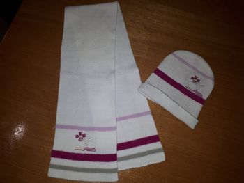Ensemble bonnet + écharpe T 3-4 ans