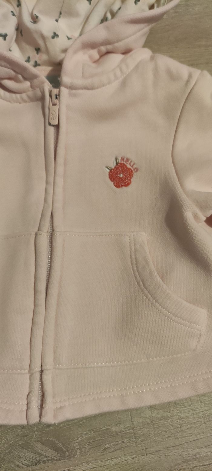 Veste à capuche 3 mois - photo numéro 2