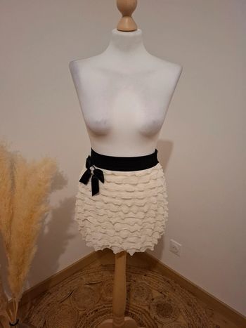 Mini-jupe volantée couleur crème New Look taille S/M 36/38
