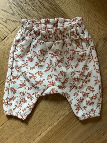 Pantalon fleuri - Tape à l’œil - 1 mois - Parfait état 