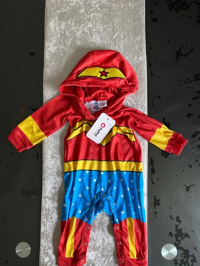 Déguisement justice league taille 6/9 mois neuf