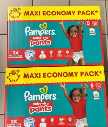 Lot de 2 cartons des couches Pampers taille 5 pants