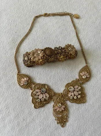 Bracelet + collier