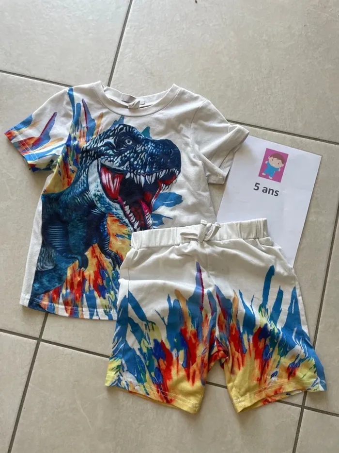 Pyjama dinosaures cinq ans