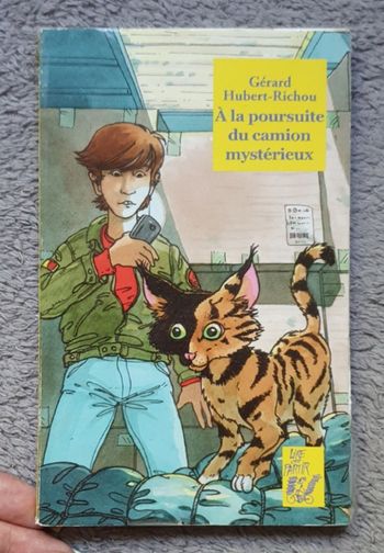 Roman format poche "À la poursuite du camion mystérieux" (9-10 ans) / Éd. Lire c'est partir