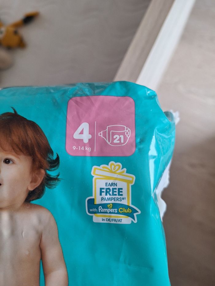 Pampers babydry taille 4 - photo numéro 2