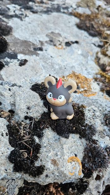 Super figurine Pokemon Nintendo finger puppet helionceau