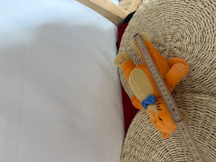Peluche doudou chat orange beige TCF Tout Compte Fait noeud bleu - photo numéro 3