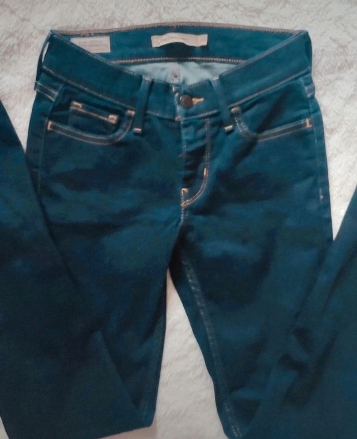 Levi's 710 Super Skinny taille W25 L 30 - photo numéro 4