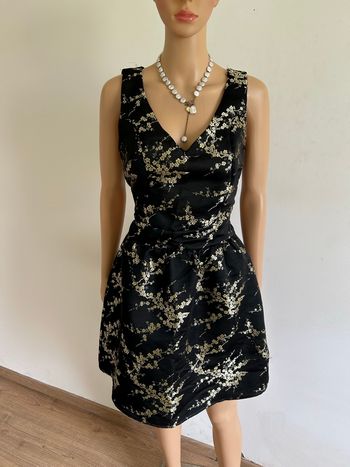 Robe noire et dorée sans manches Naf Naf taille 36 TBE