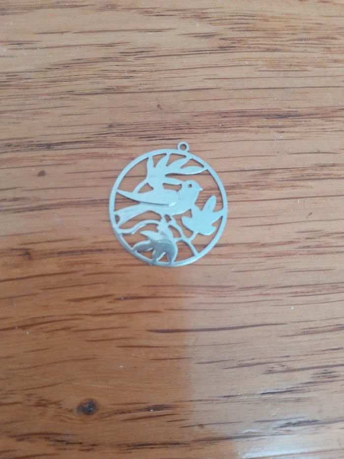 Magnifique pendentif rond très fin - photo numéro 2