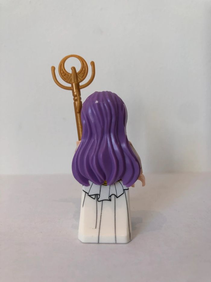 Figurine type lego Princesse Athéna. Les chevaliers du zodiaque. Saint Seiya - photo numéro 3