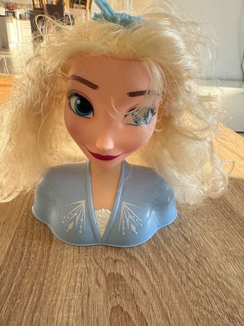 Tête à coiffer Elsa la reine des neiges