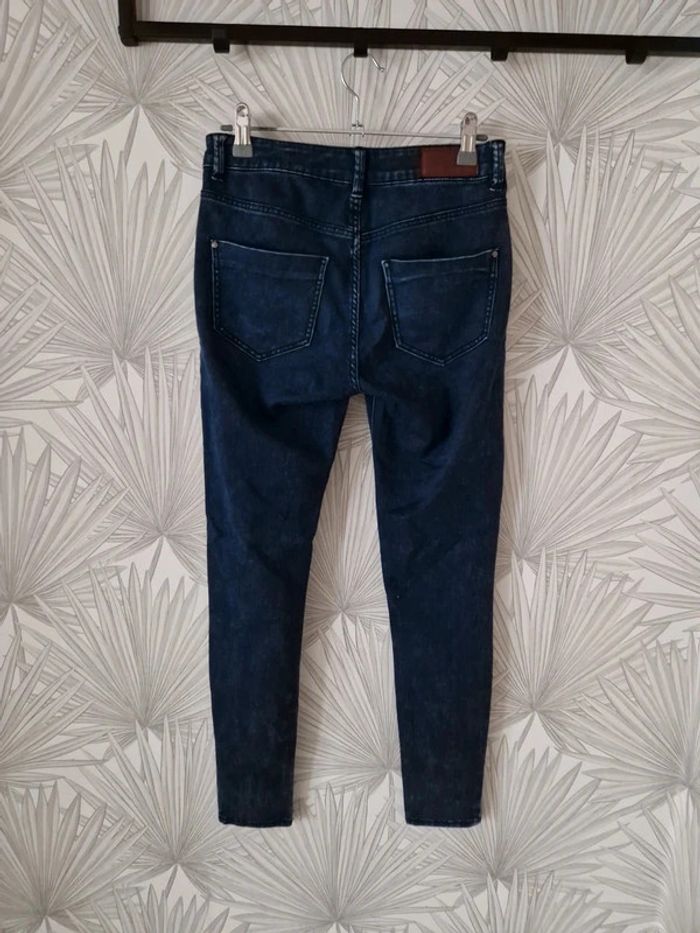 Joli jean Mango taille 34 - photo numéro 2