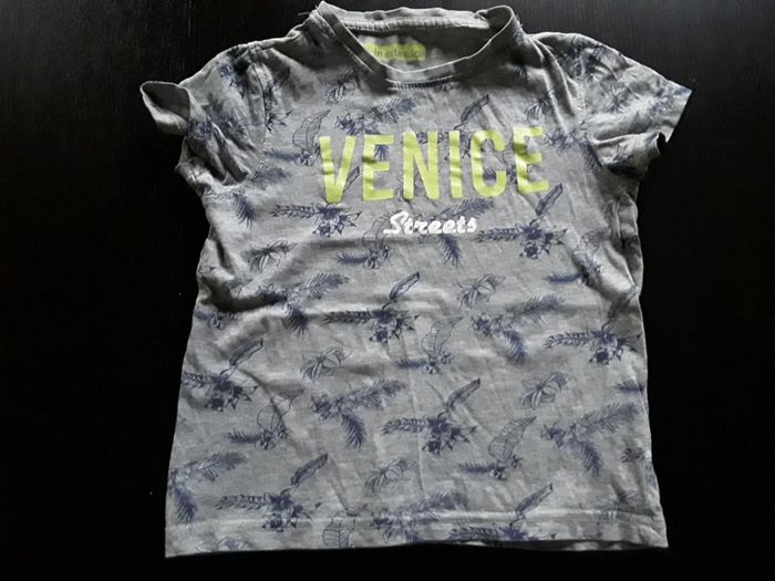 Lot T.shirt taille 5ans - photo numéro 2