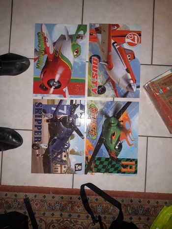 4 puzzles 12 pièces Disney store