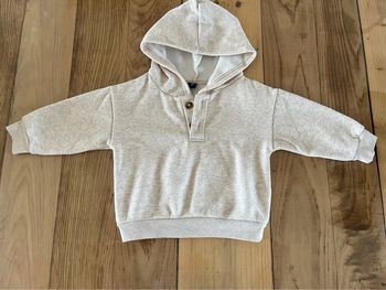 👶 Pull garçon à capuche – Kiabi – 24 mois