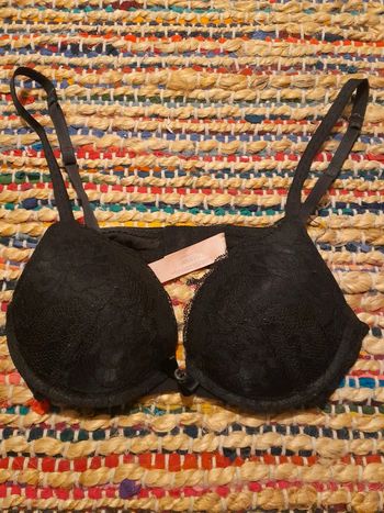 Hunkemoller soutien gorge dentelle noir push up 85B