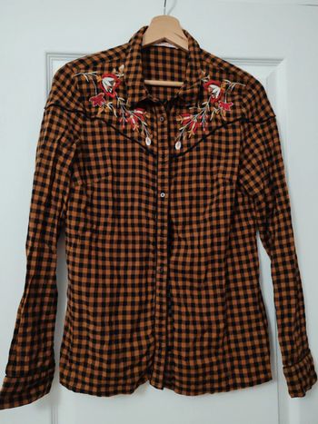 Chemise à carreaux brodée