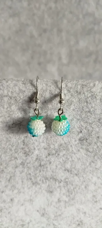 🍄 Boucles d’oreilles ▪ mûre blanche nacrée