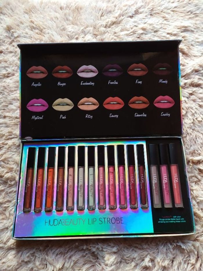 Set rouges à lèvres liquides Huda Beauty neuf