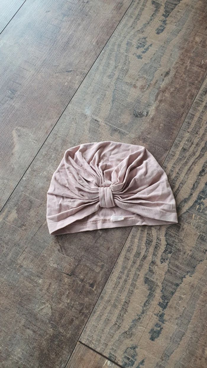 Turban beige marron clair 6 12 mois en très bon état