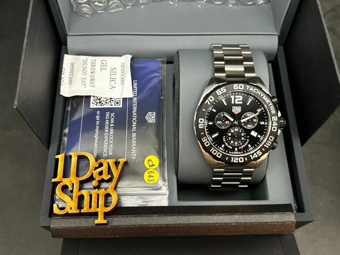 Montre pour homme Tag Heuer Formule 1 cadran noir 43 mm