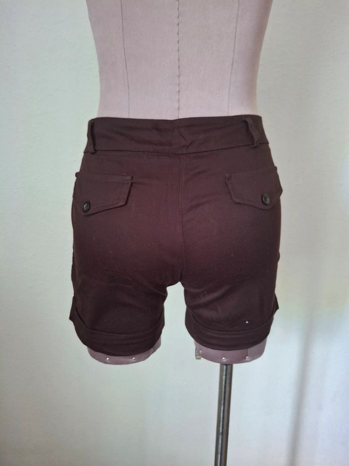 Short M - photo numéro 2